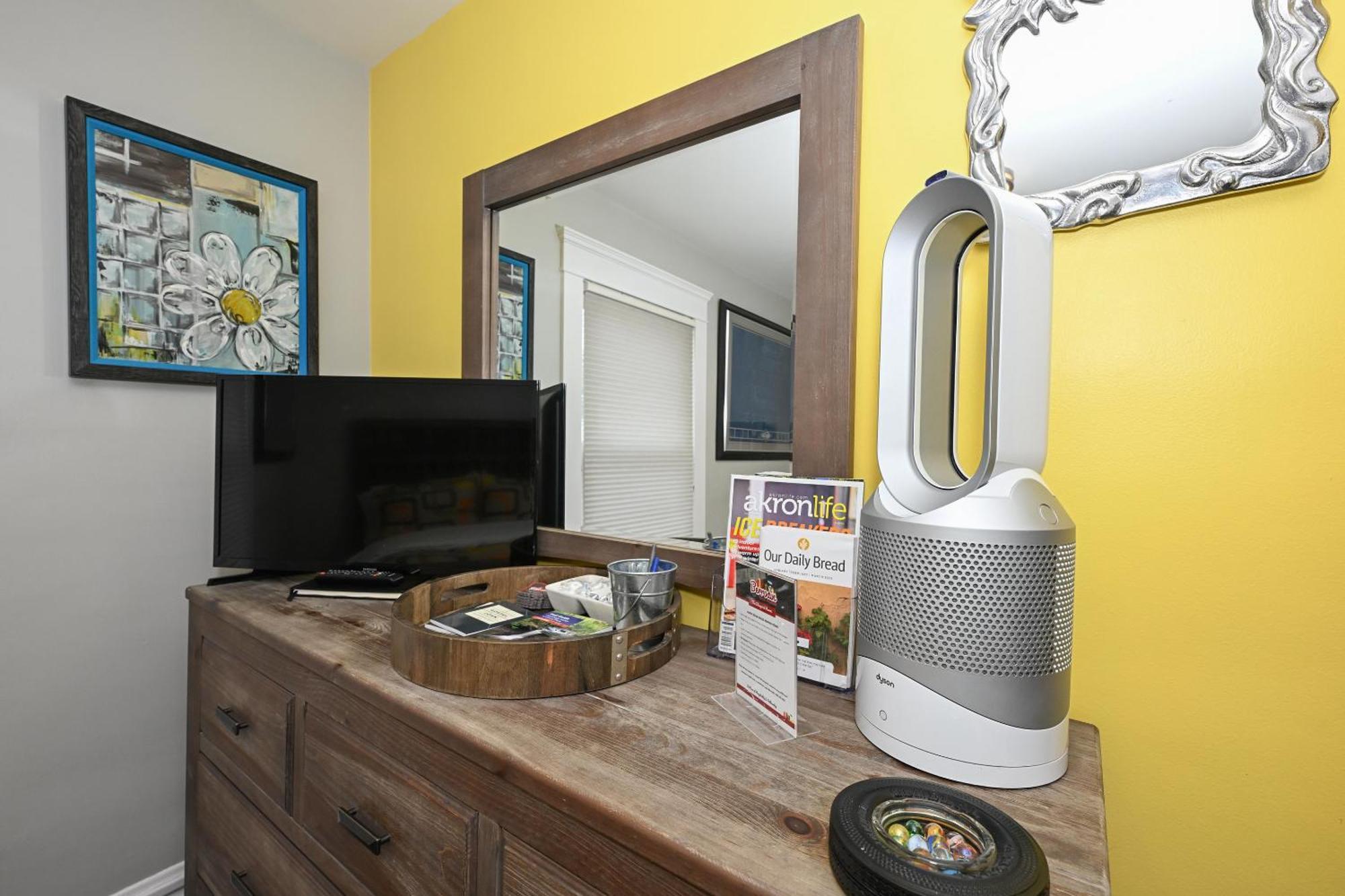 Berrodin Bed & Breakfast Akron Εξωτερικό φωτογραφία